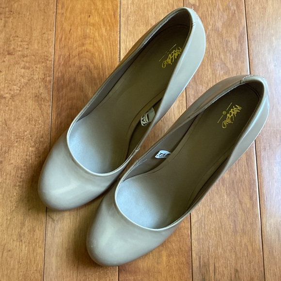 Mossimo Pearce Pump - Picture 3 of 5